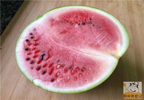 小琴回家吃瓜,意外发现家中“瓜”事连连