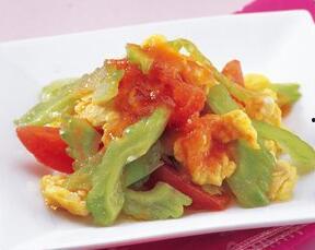 西红柿炒鸡蛋和苦吃瓜吃,西红柿炒鸡蛋与苦吃瓜的味蕾之旅